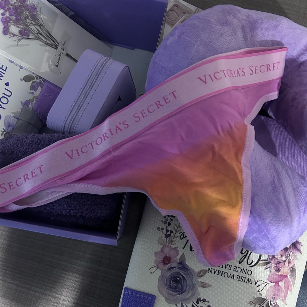 Victoria's Secret Gradient Pink and Orange Thong